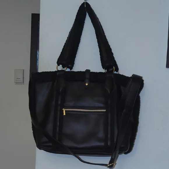 G.I.L.I Reversible Sherpa Tote Black Bag / Matching Sherpa Pouch Asking Only $45 - Picture 5 of 13